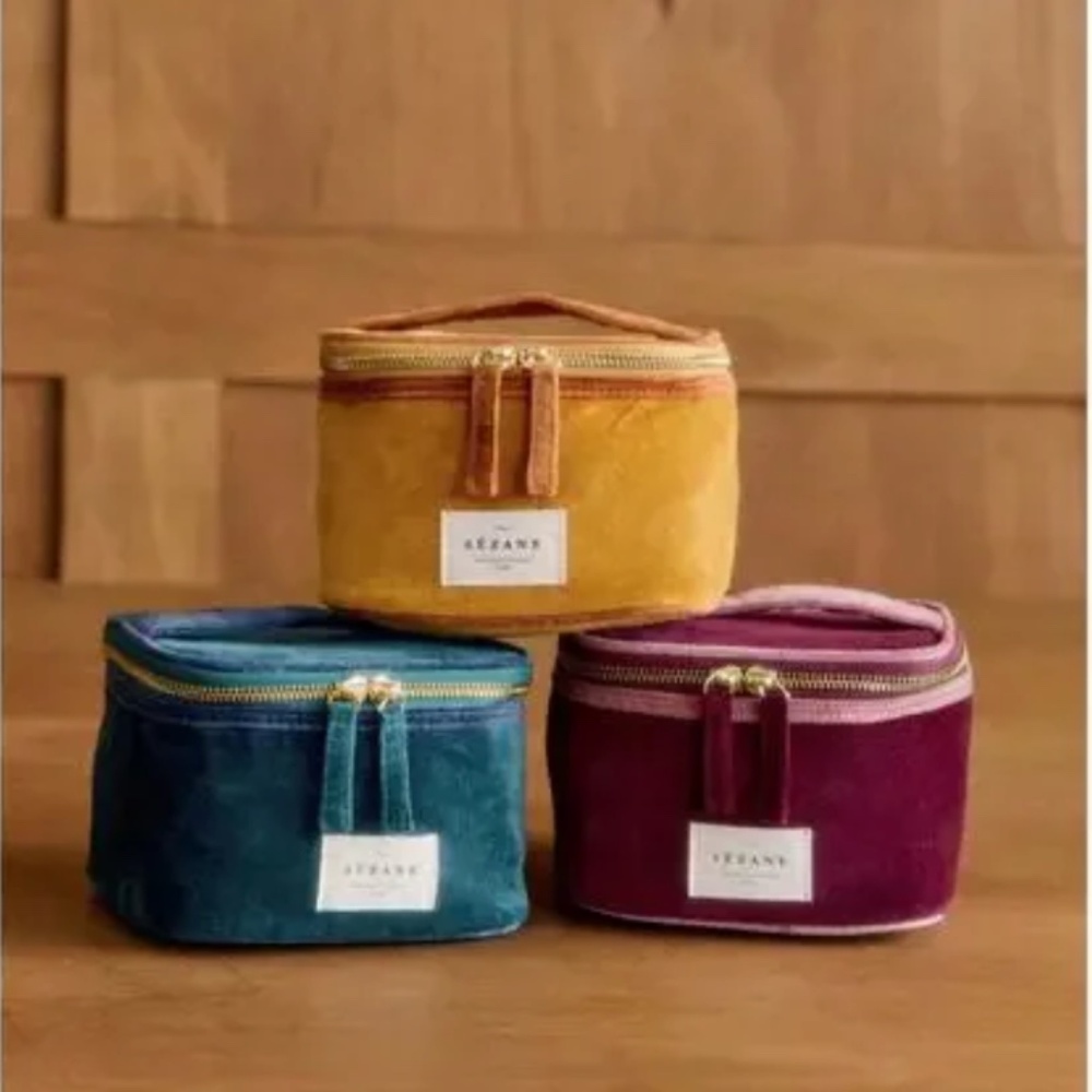 NEW Sézane Vanity Case Velvet - Yellow